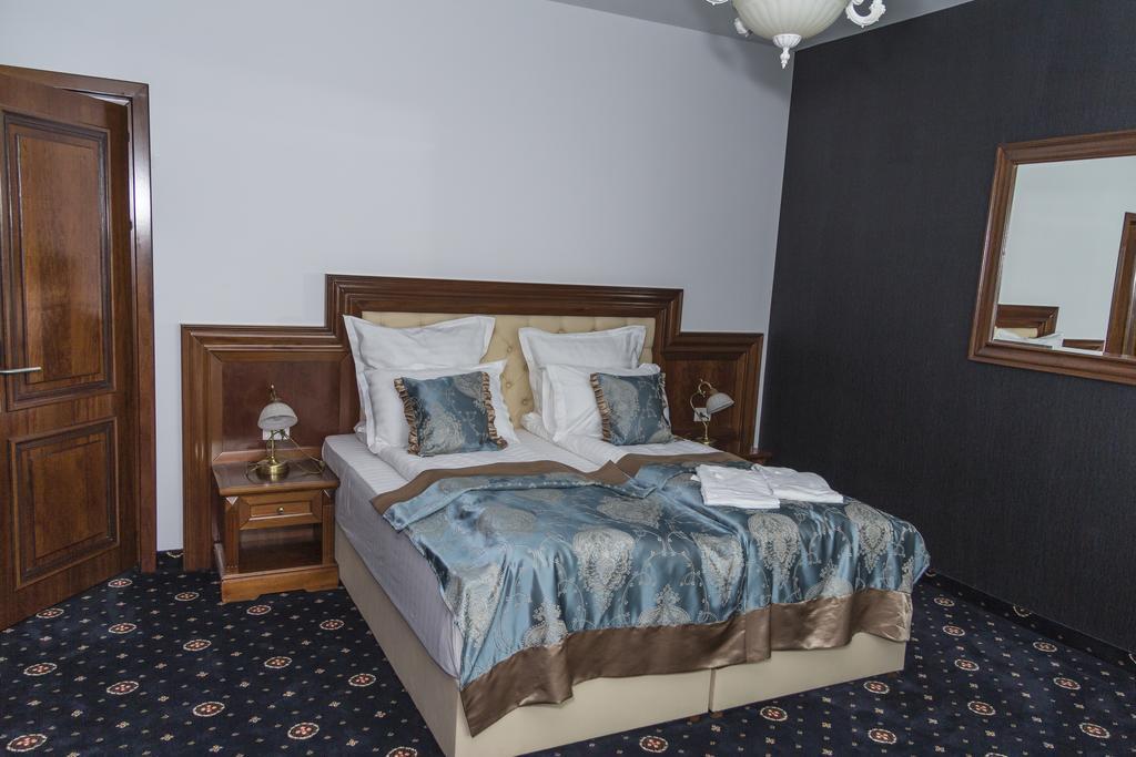 Pik Elegance Hotell Ploieşti Rum bild