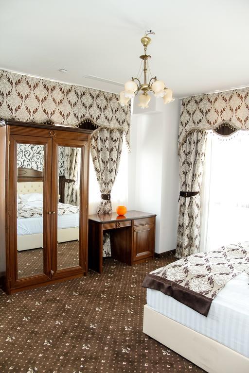 Pik Elegance Hotell Ploieşti Rum bild