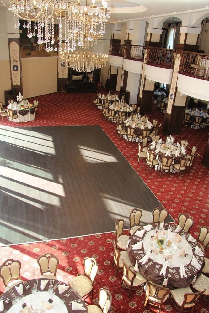 Pik Elegance Hotell Ploieşti Exteriör bild