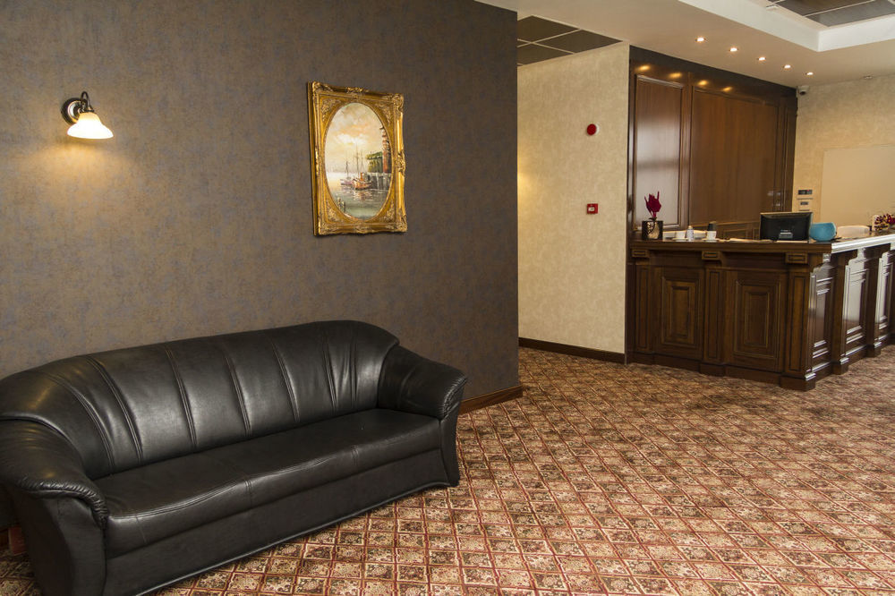 Pik Elegance Hotell Ploieşti Exteriör bild