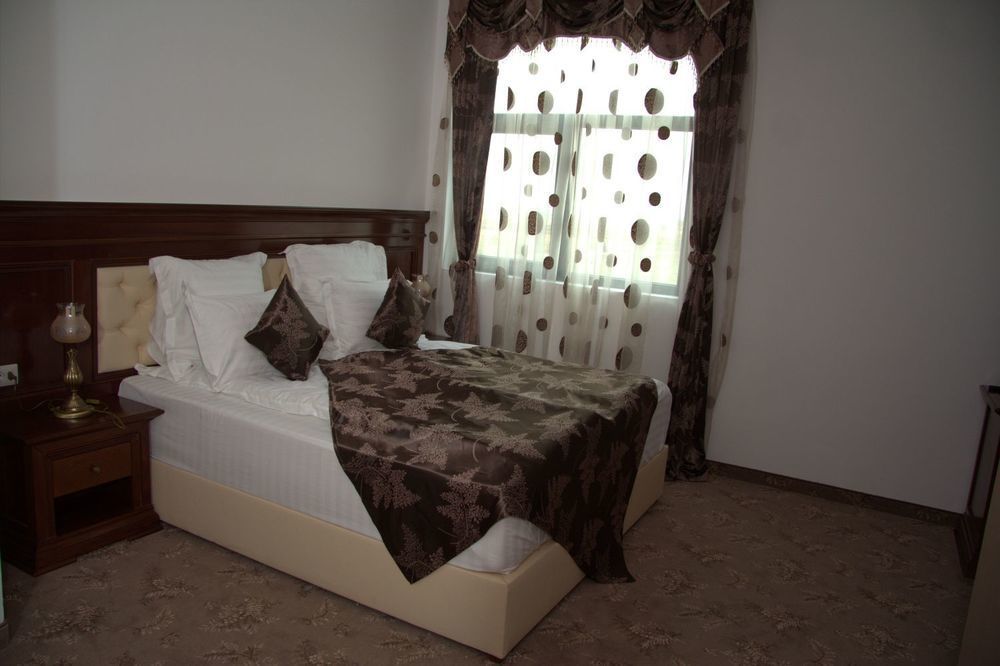 Pik Elegance Hotell Ploieşti Exteriör bild