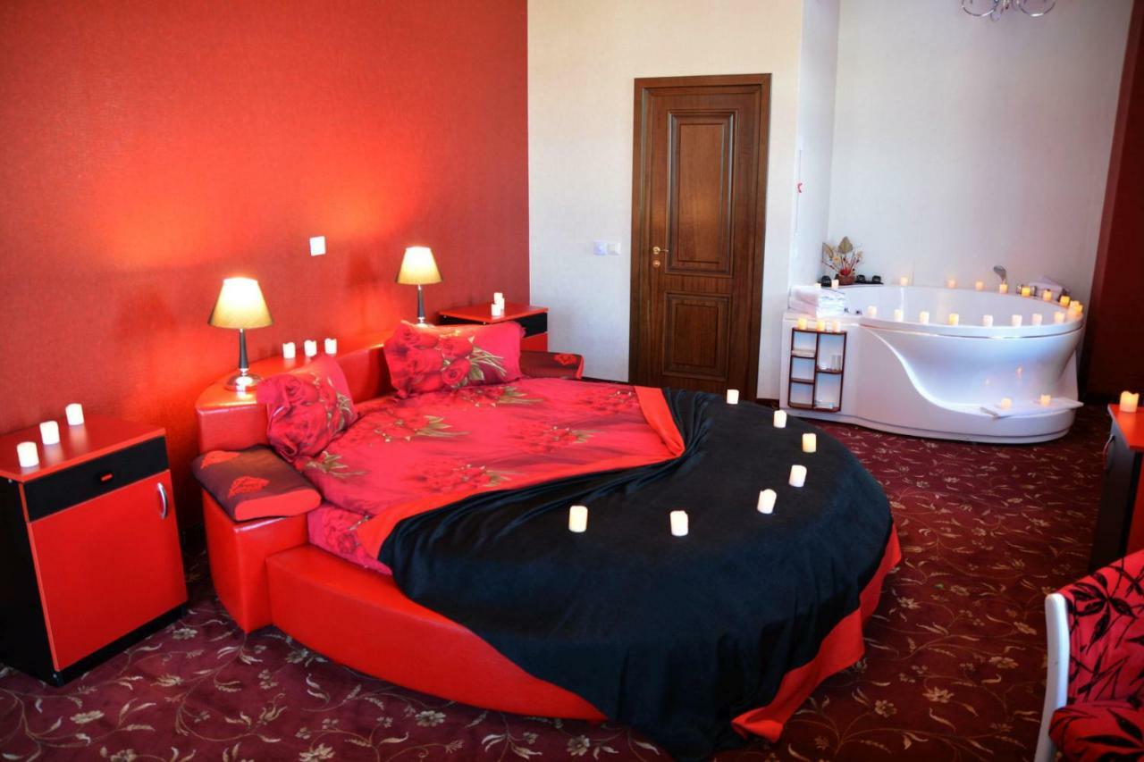 Pik Elegance Hotell Ploieşti Exteriör bild