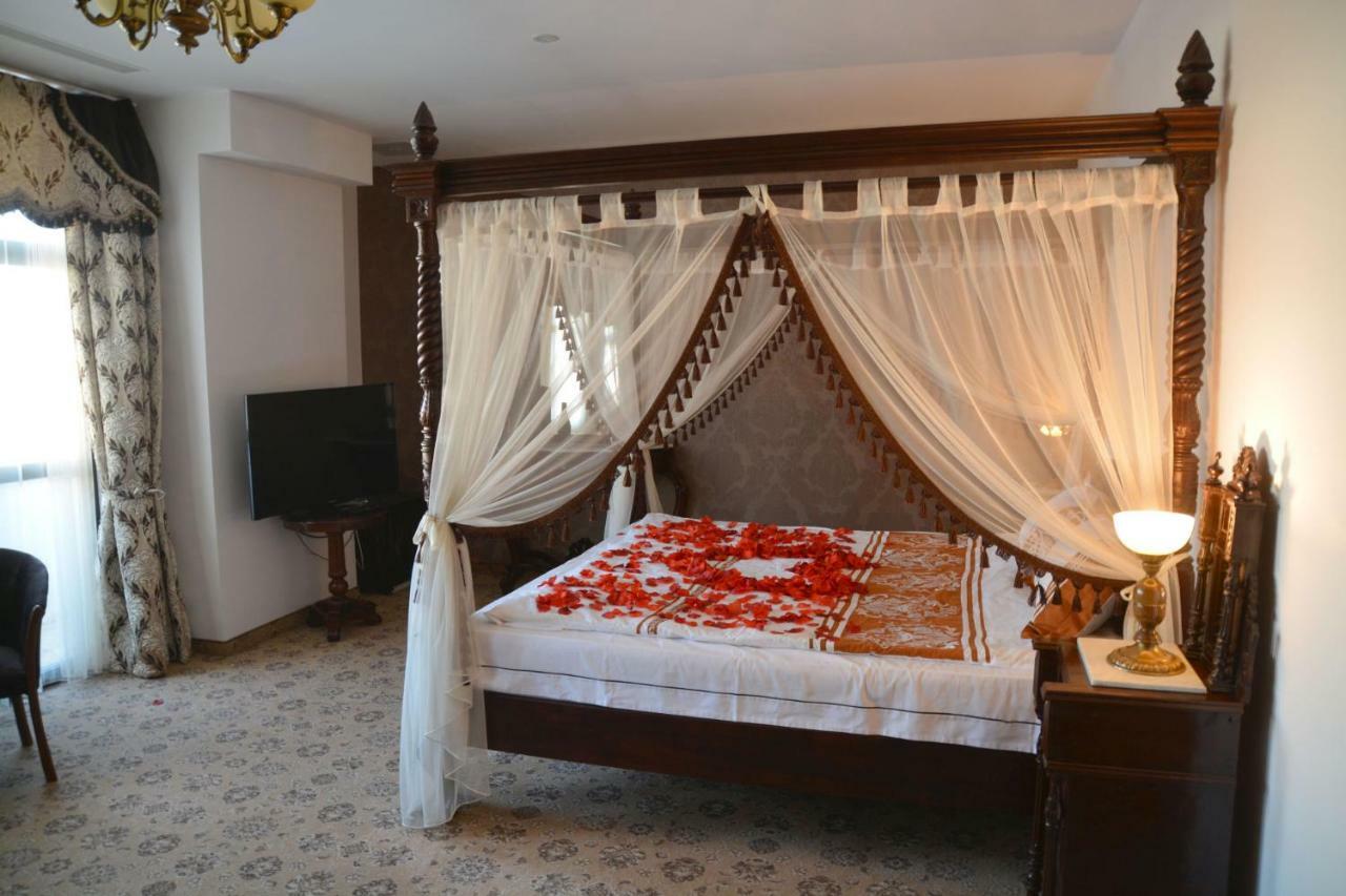 Pik Elegance Hotell Ploieşti Exteriör bild
