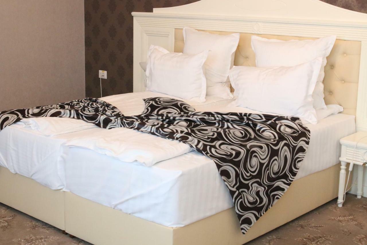 Pik Elegance Hotell Ploieşti Exteriör bild