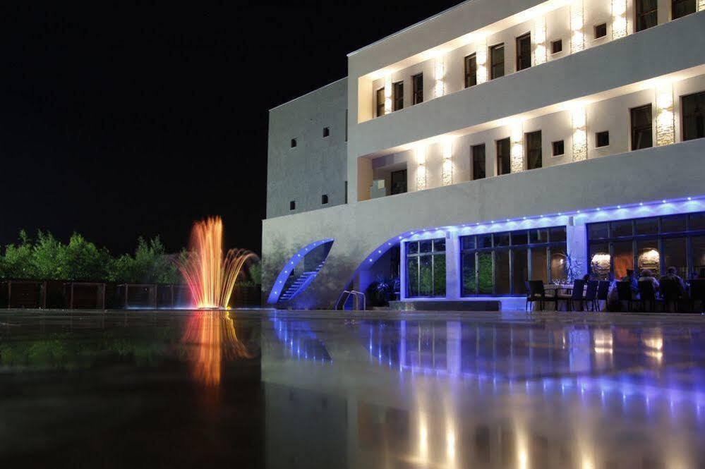 Pik Elegance Hotell Ploieşti Exteriör bild