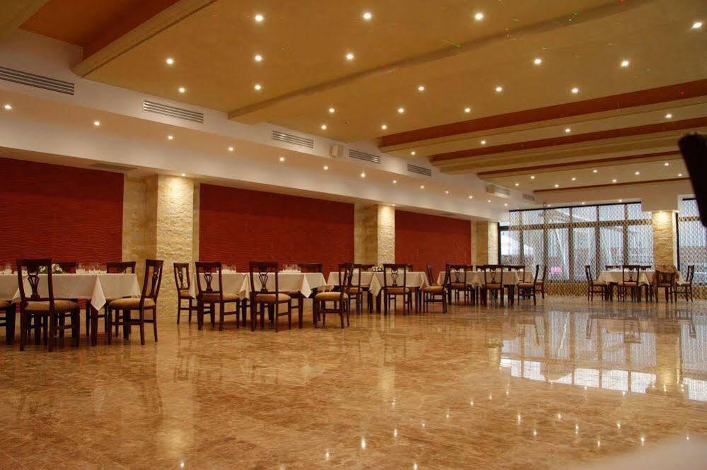 Pik Elegance Hotell Ploieşti Exteriör bild