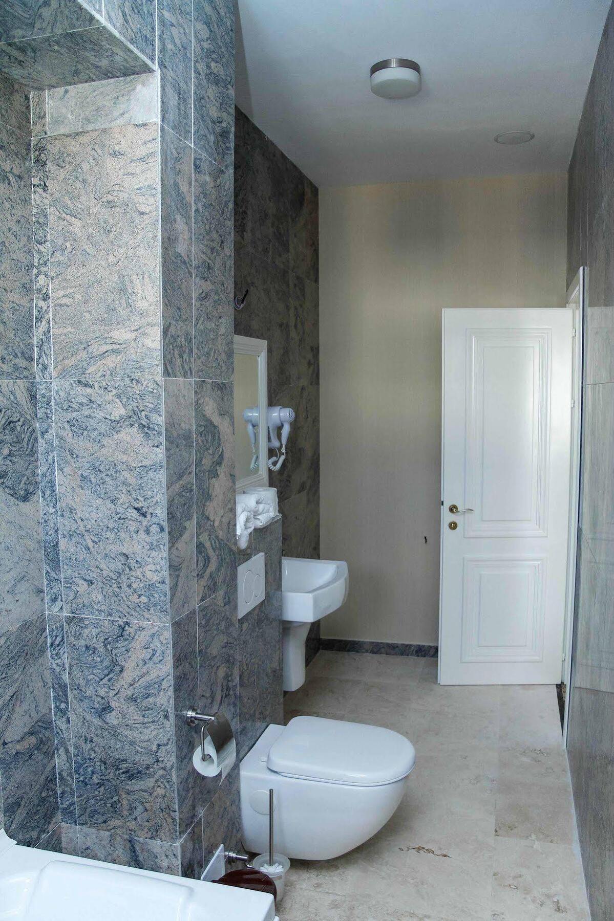 Pik Elegance Hotell Ploieşti Exteriör bild