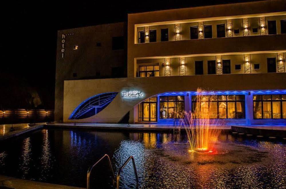 Pik Elegance Hotell Ploieşti Exteriör bild