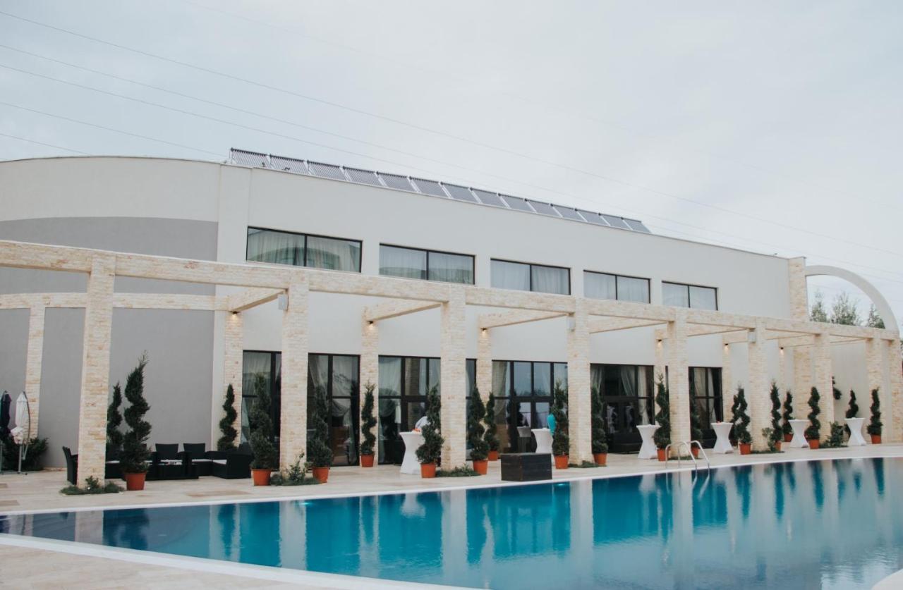 Pik Elegance Hotell Ploieşti Exteriör bild