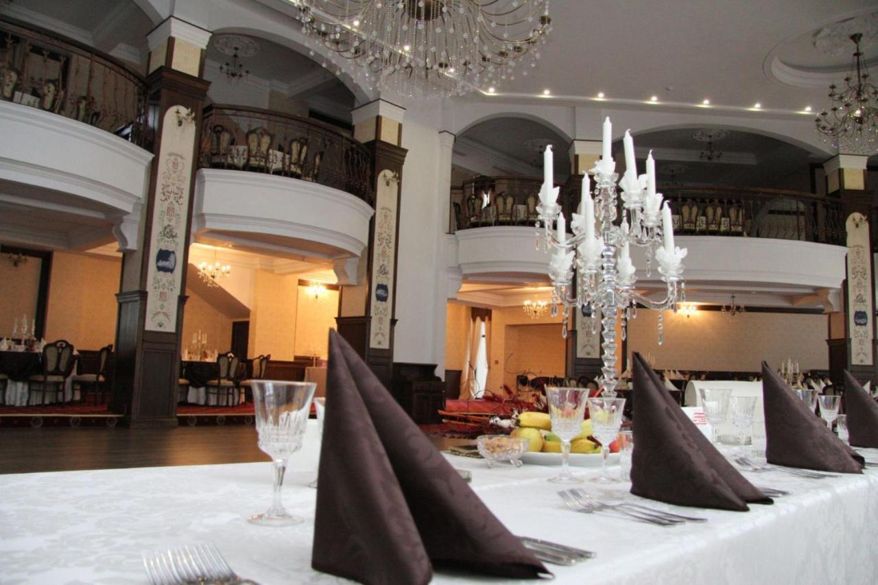 Pik Elegance Hotell Ploieşti Exteriör bild