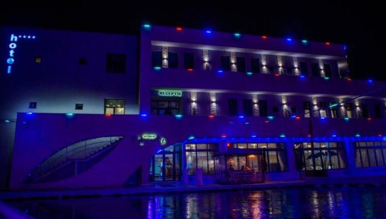 Pik Elegance Hotell Ploieşti Exteriör bild